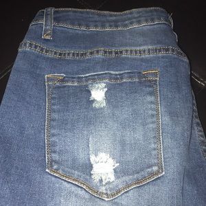 Nature ripped distressed jeans